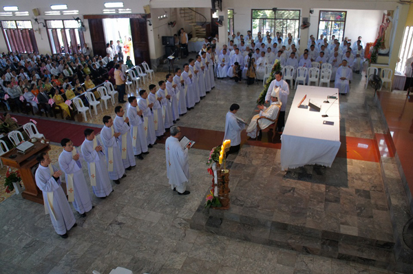 Phan Thiet diocese: Ordains for 16 priests